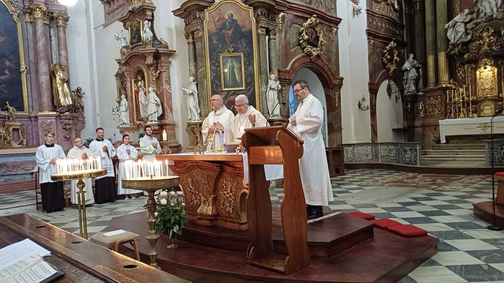 "Nel Signore nessuno è mai dimenticato" A Brno, in Cechia, Sant'Egidio ricorda i senza fissa dimora morti per la durezza della vita in strada con una celebrazione eucaristica